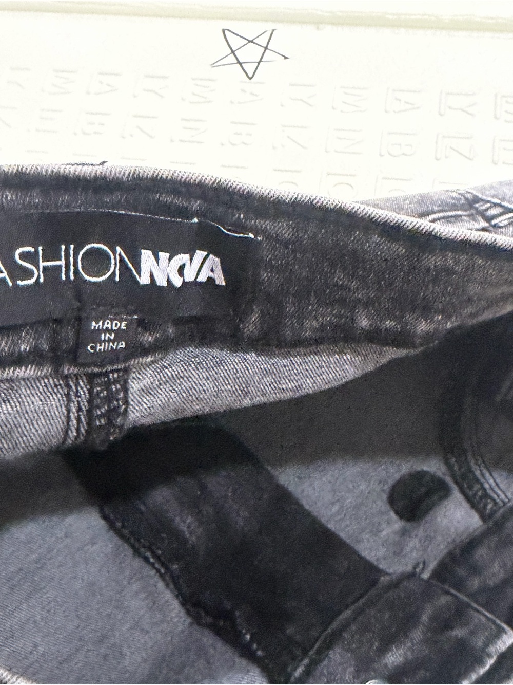 Fashion Nova Women's Acid Wash Black Skinny Jeans - Picture 6 of 6